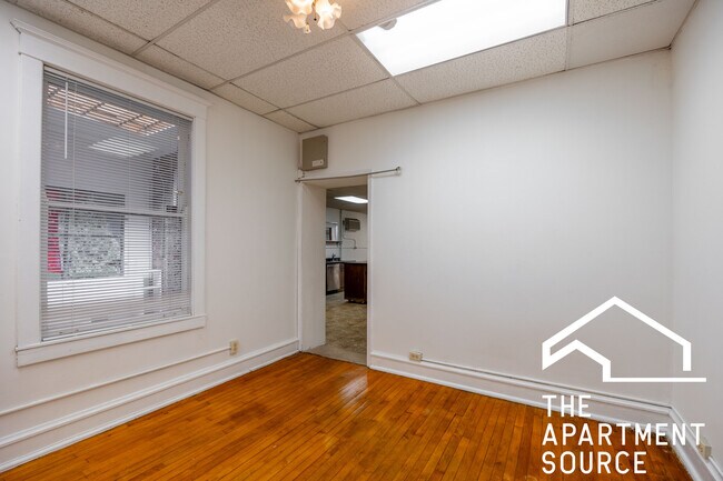 Building Photo - 3605 N Damen Ave