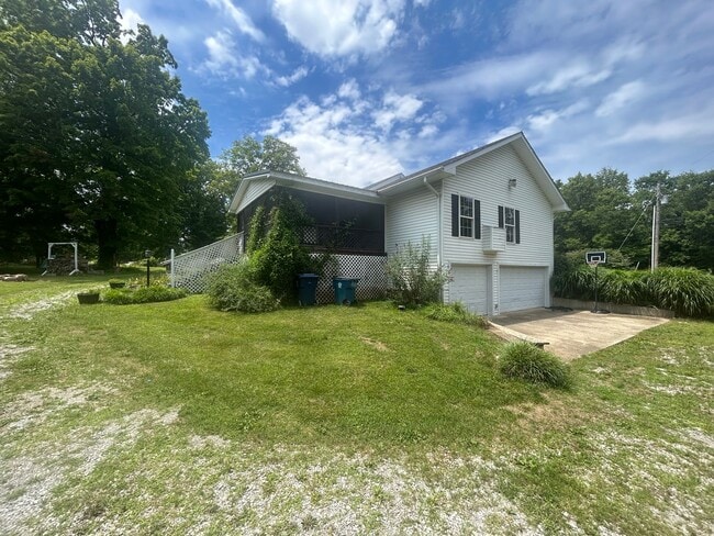 Building Photo - Charming 3-bedroom, 2.5-bathroom home loca...