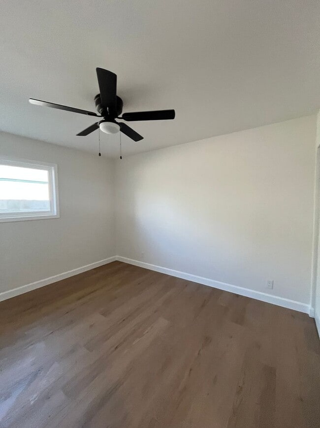 Building Photo - For Rent – Newly Remodeled 3 Bed / 2 Bath ...
