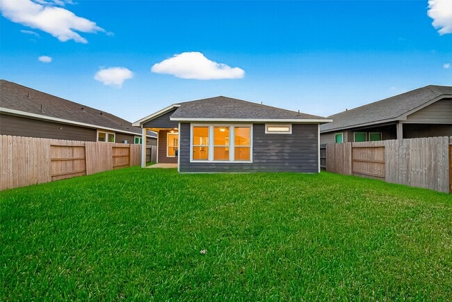Building Photo - 7927 Tindarey Maple Trace