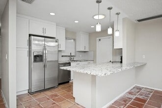 Building Photo - 7407 Silver Woods Ct