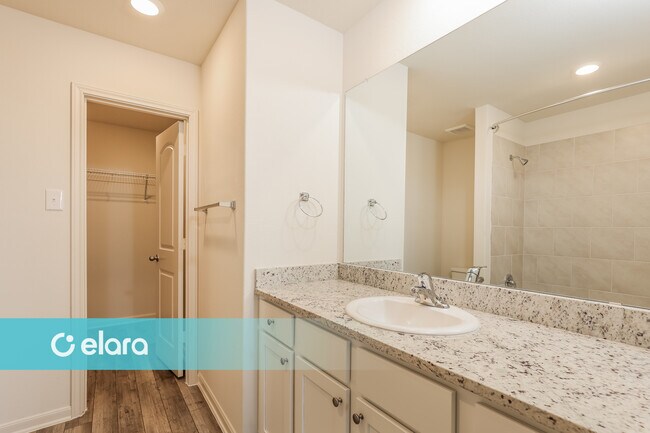 Building Photo - 306 Pvt Rd