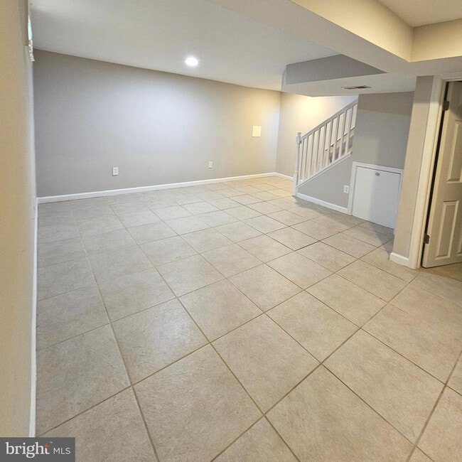 Building Photo - 2214 Arlington Terrace