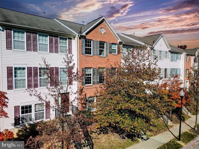 Building Photo - 8245 Macintosh Ct