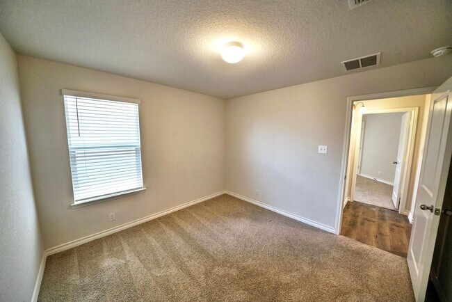 Building Photo - Stunning 4-Bedroom Home in Cobalt Canyon, ...