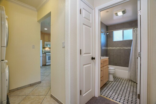 Building Photo - 3BR/1BA North Shoreview Home with Yard & Redwood Deck | Pet Friendly | Near Caltrain | YouTube Tour