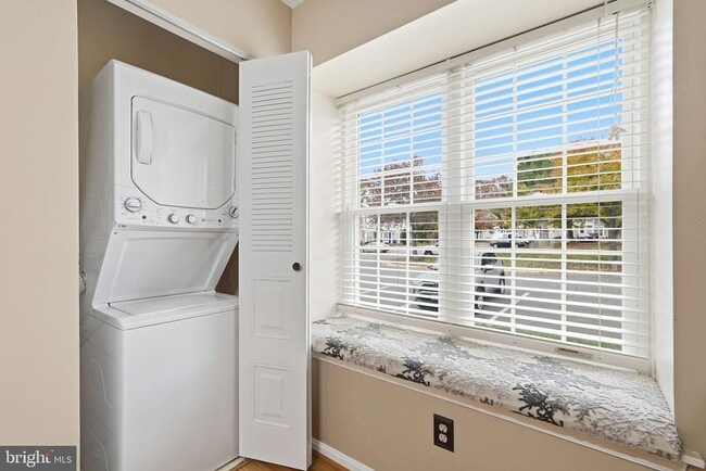 Building Photo - 168 Edinburgh Square