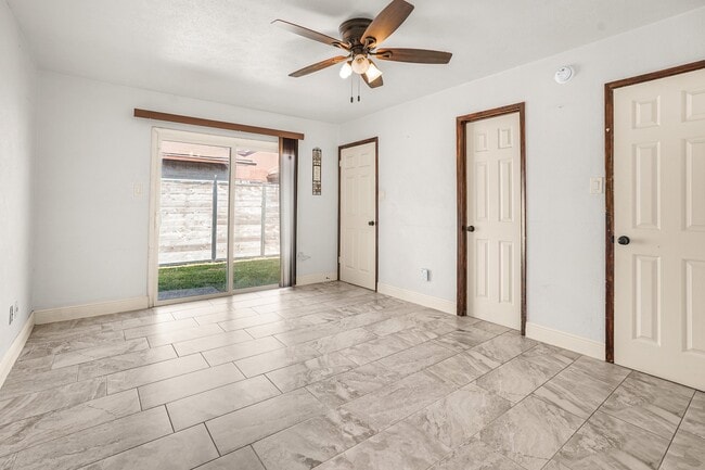 Building Photo - 5609 Hollow Pines Dr