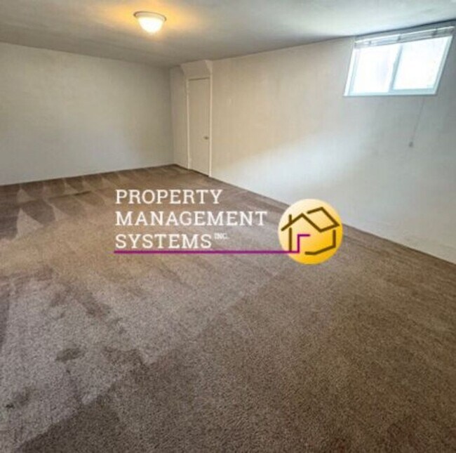 Building Photo - 3 Bed / 2 Bath Duplex in Sugarhouse!