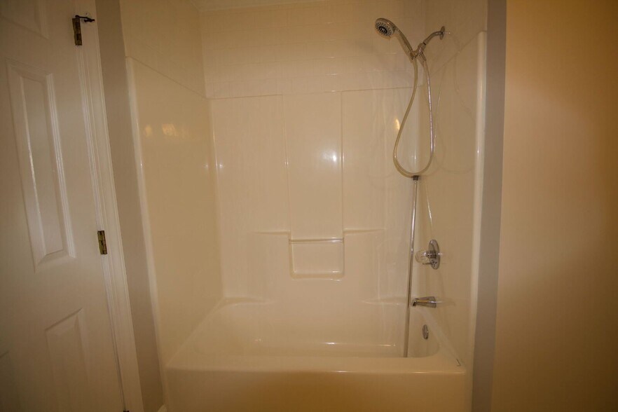 Building Photo - 4407 Treetops Cir