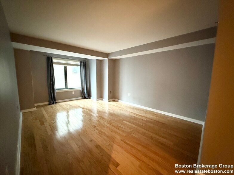 Building Photo - 170 Tremont St