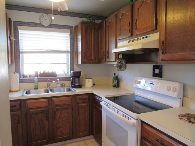 Building Photo - 55+ Vista St. Lucie Community!