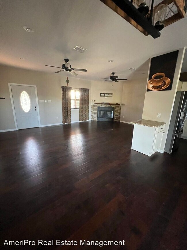 Building Photo - 2 br, 2 bath House - 627 Maxwell St.