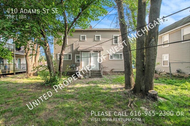 Building Photo - Available Now | Cozy 2 Bedroom 1 Bathroom ...