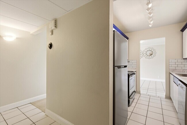 Building Photo - 450 N Civic Dr
