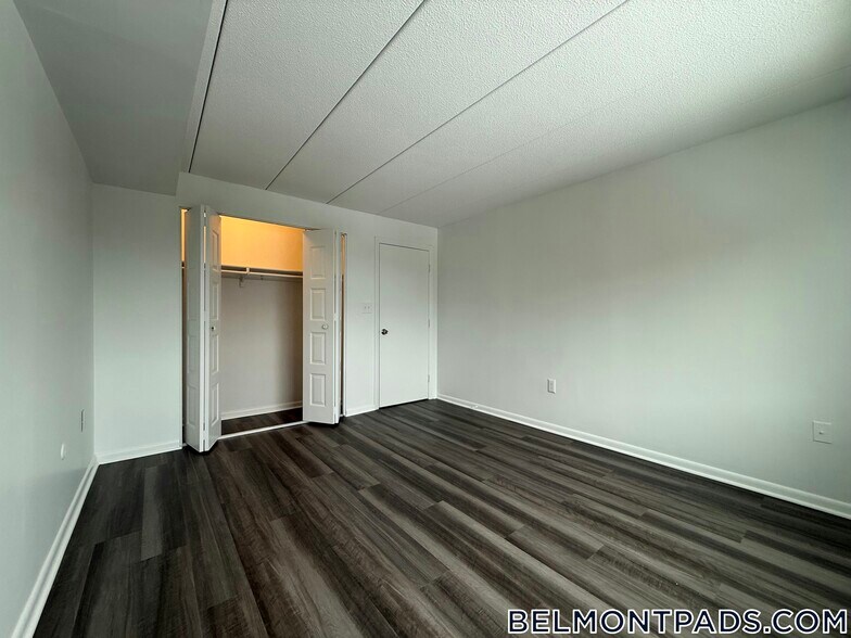 Building Photo - 53 Hill Rd