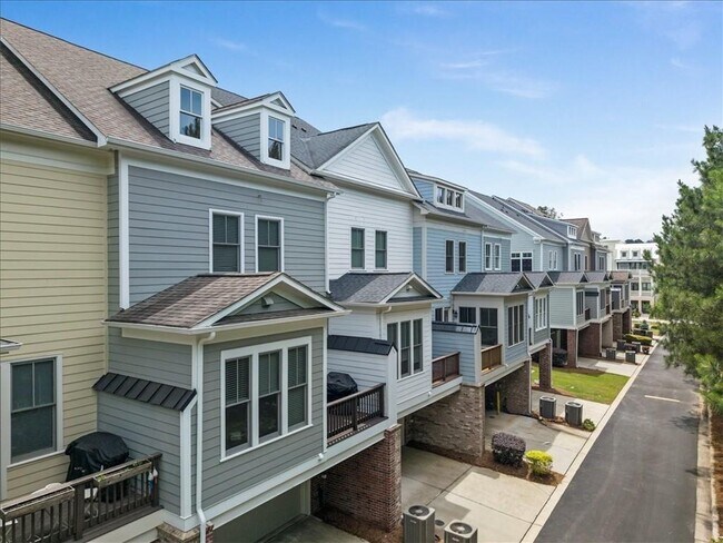 Building Photo - 1233 Parkstead Ln
