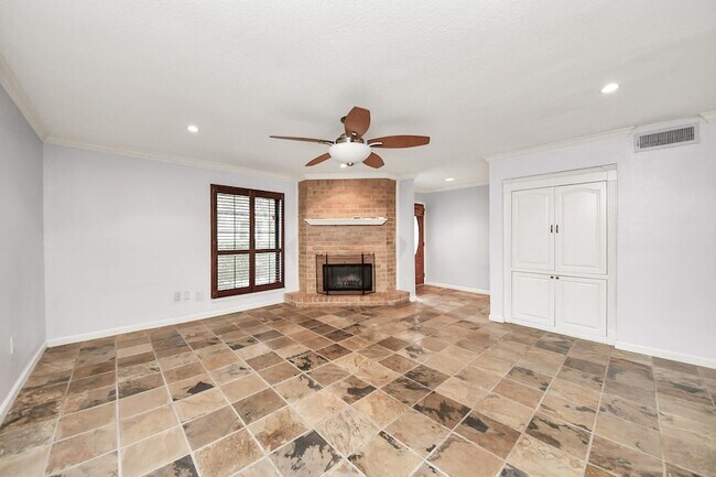 Building Photo - 2588 Bering Dr