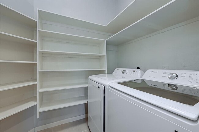 Building Photo - 2439 Marquette Trail