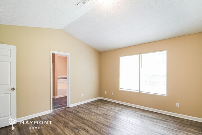 Building Photo - 101 Live Oak Dr