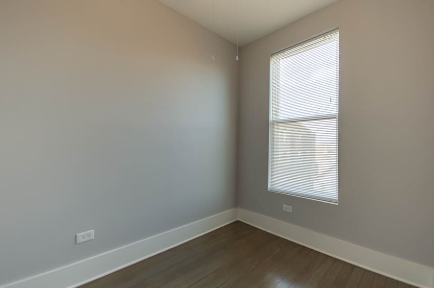 Building Photo - 2117 W 18th St