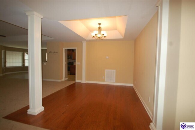 Building Photo - 101 Vineland Pkwy Dr