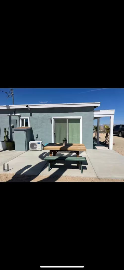 Building Photo - GORGEOUS 2 BED 2 BATH HOME WITH 1 BED 1 BA...