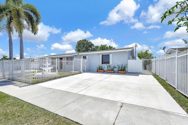 Building Photo - 25420 SW 124th Pl