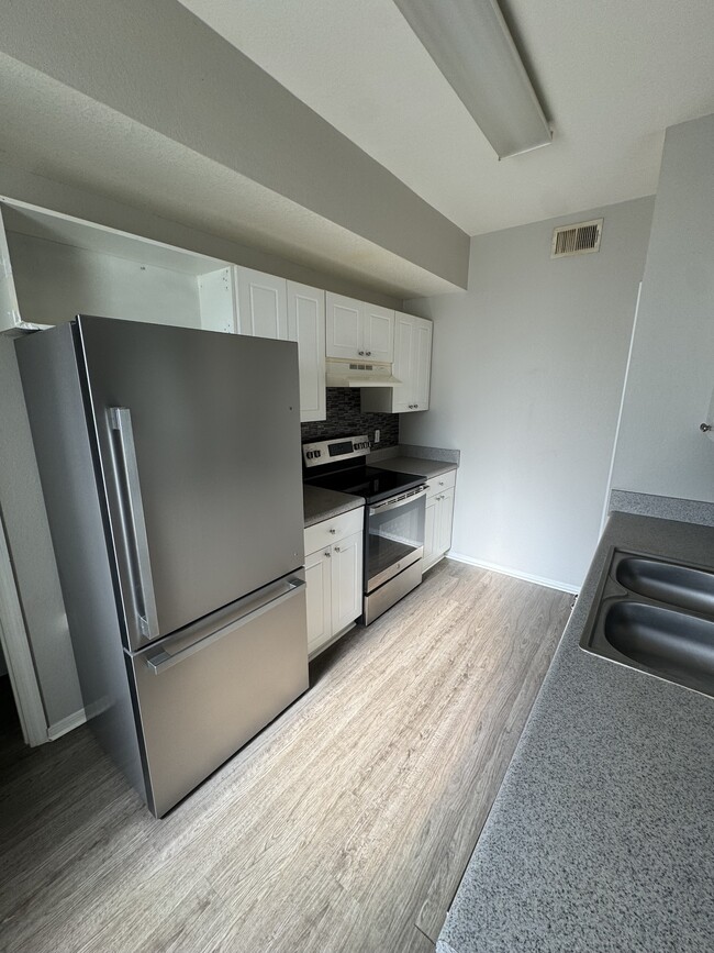 Building Photo - 5673 Star Rush Dr