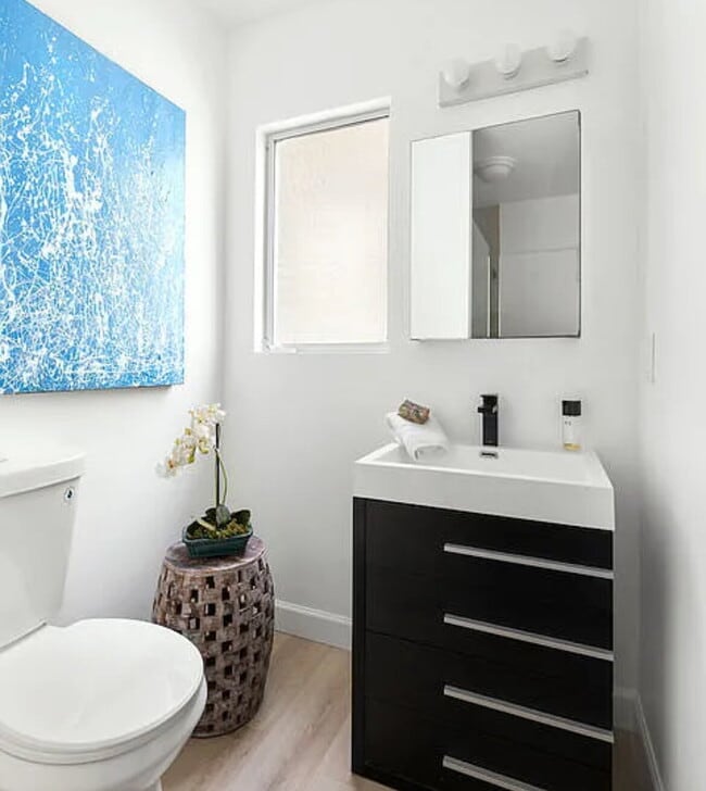 Building Photo - Modern Lifestyle Living Close to Santa Mon...