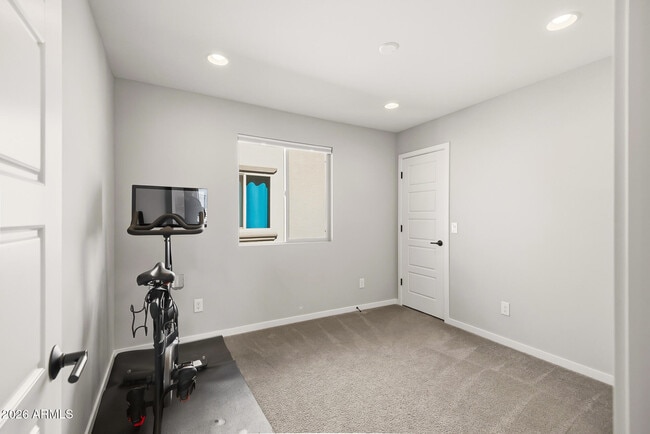 Building Photo - 9022 W San Miguel Ave
