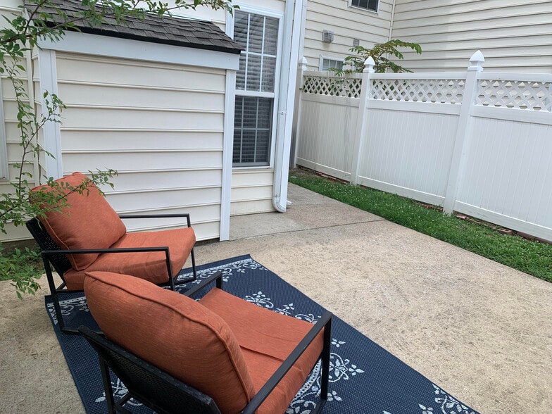 The entryway to the door is on the right here. - 7837 Heaton Way