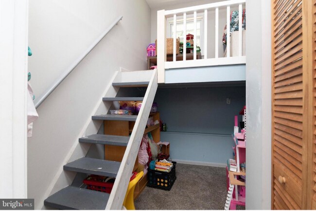 Building Photo - 44 Lexington Dr