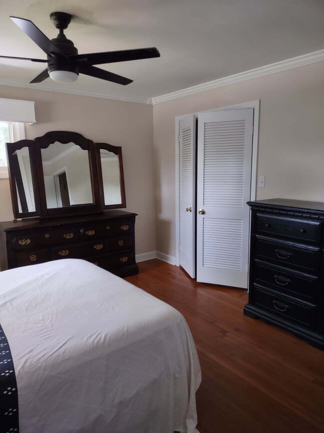 Building Photo - Furnished Charming 1-Bedroom with Private On-Suite Bathroom in Pfafftown!