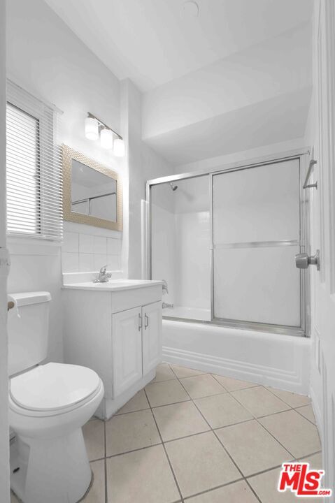 Building Photo - 2452 W 18th St