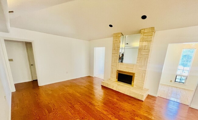 Building Photo - 24 Coronado Ave