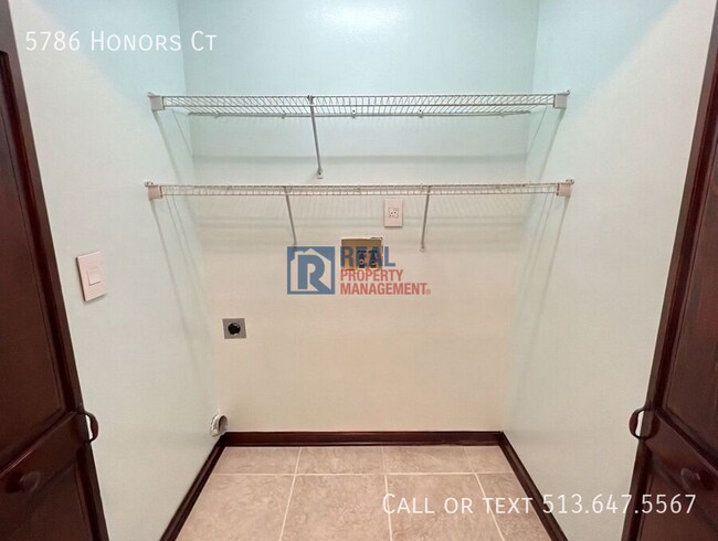 Building Photo - 5786 Honors Ct