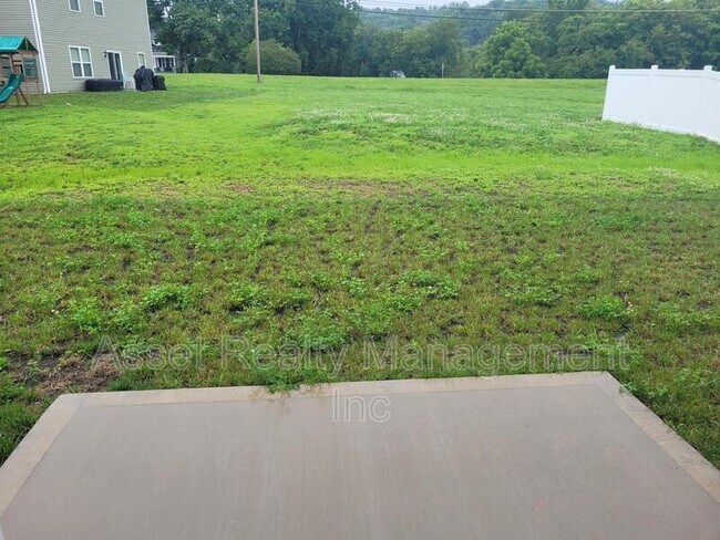 Building Photo - 4714 Willow Bluff Cir