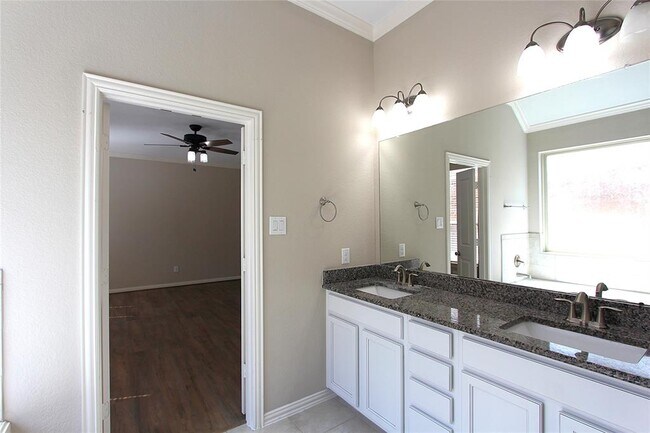 Building Photo - 19218 Presa Canyon Dr