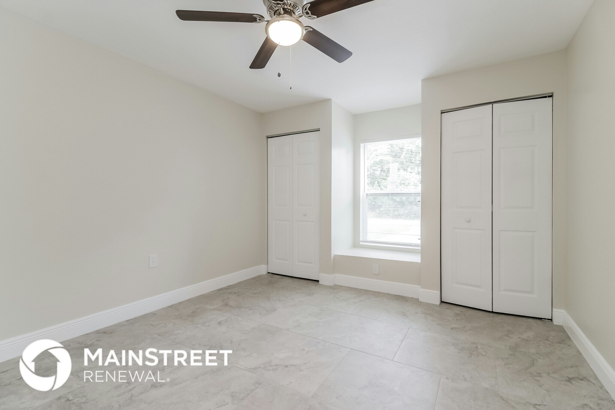 Building Photo - 312 Oak St