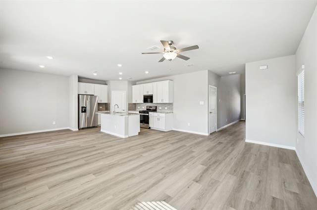 Building Photo - 811 Rosemary Hl Dr