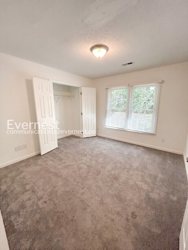 Building Photo - 3312 Northbrook Dr