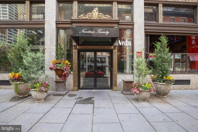 Building Photo - 1920 Chestnut St