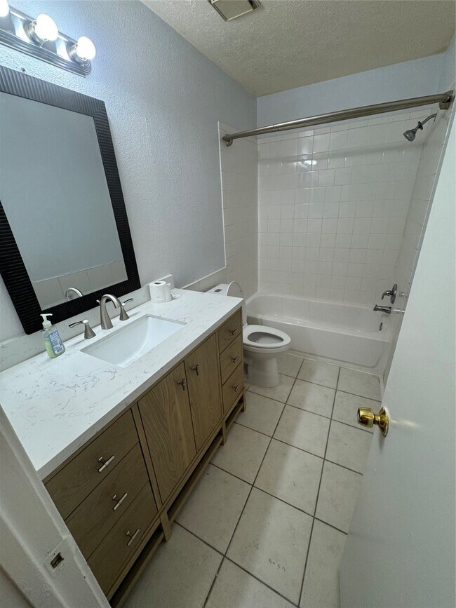 Building Photo - 11922 Sulphur Springs Dr