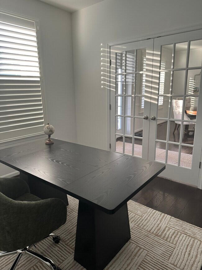 Building Photo - 18714 Lakelands Dr