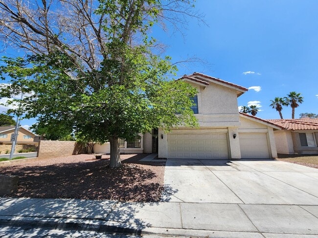 Building Photo - Gorgeous 4 Bedroom corner lot home