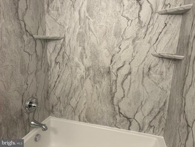 Building Photo - 223 E 8th Ave