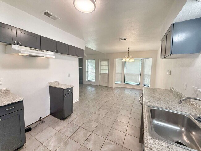 Building Photo - Charming Single-Story Corner Lot Home with...