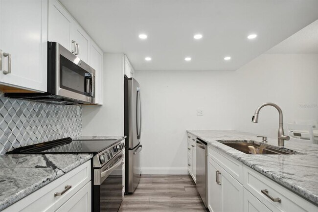 Building Photo - 450 S Gulfview Blvd