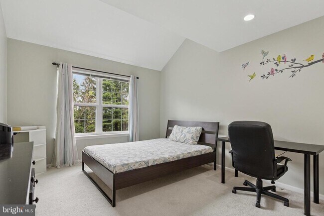 Building Photo - 178 Hedge Row Cir